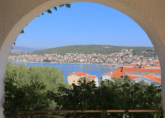 Family Friendly With A Swimming Pool Okrug Gornji, Ciovo - 16608