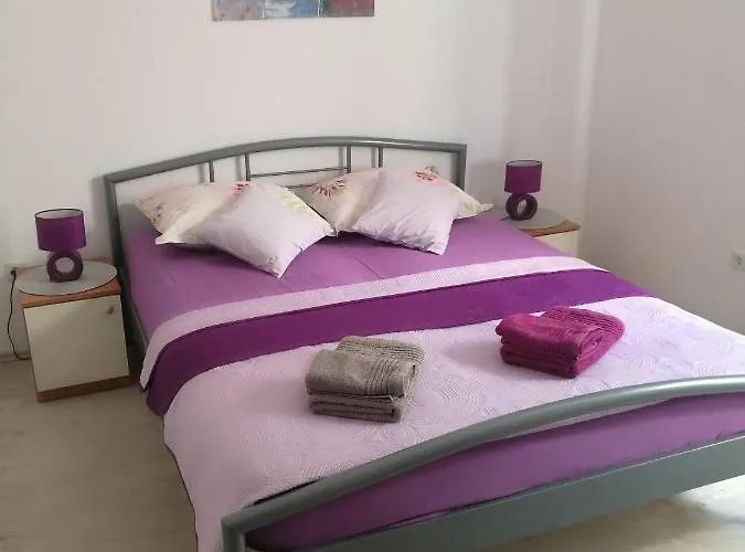 Family Friendly With A Swimming Pool Okrug Gornji, Ciovo - 16608 Apartmán Trogir