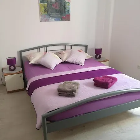 Family Friendly With A Swimming Pool Okrug Gornji, Ciovo - 16608 アパート トロギール