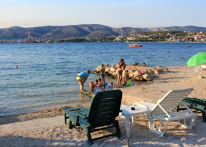 Family Friendly With A Swimming Pool Okrug Gornji, Ciovo - 16608 公寓 *