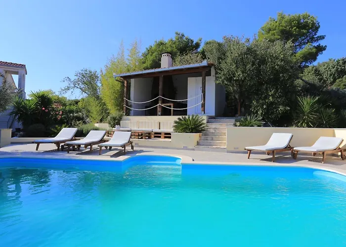 Family Friendly With A Swimming Pool Okrug Gornji, Ciovo - 16608