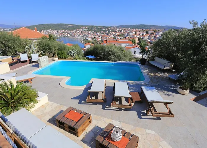 公寓 Family Friendly With A Swimming Pool Okrug Gornji, Ciovo - 16608 *