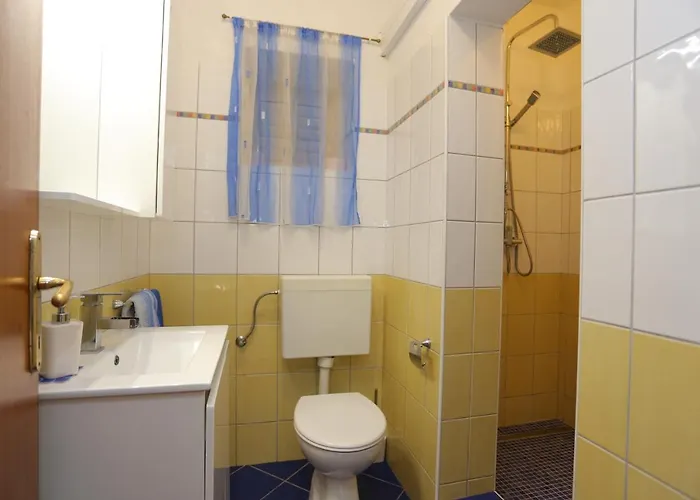 Family Friendly With A Swimming Pool Okrug Gornji, Ciovo - 16608 公寓 *