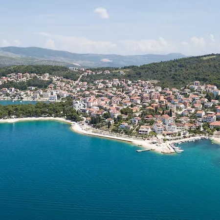 Appartement Family Friendly With A Swimming Pool Okrug Gornji, Ciovo - 16608 *