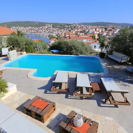 Appartement Family Friendly With A Swimming Pool Okrug Gornji, Ciovo - 16608 *